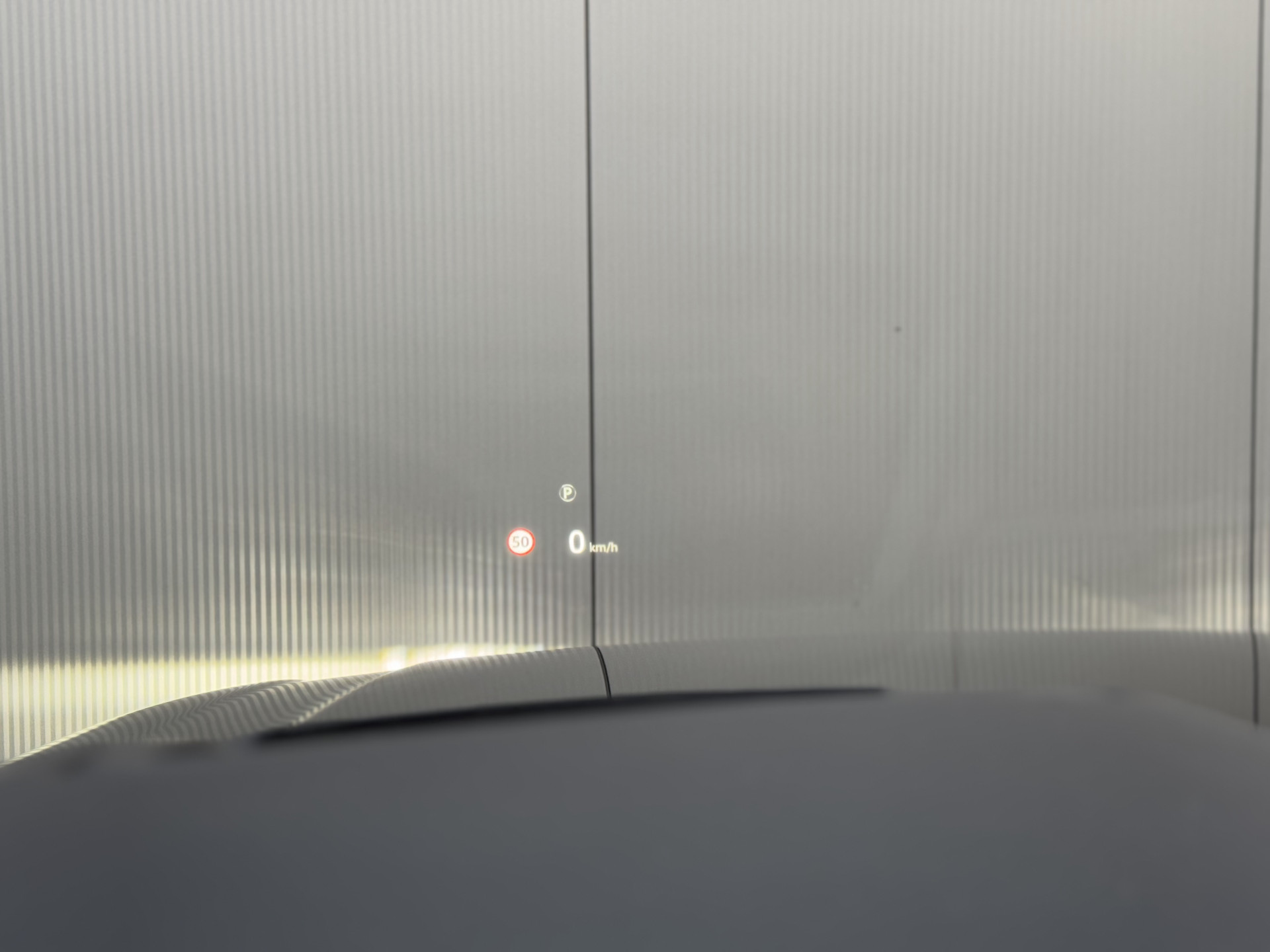 42090493-24.jpg
