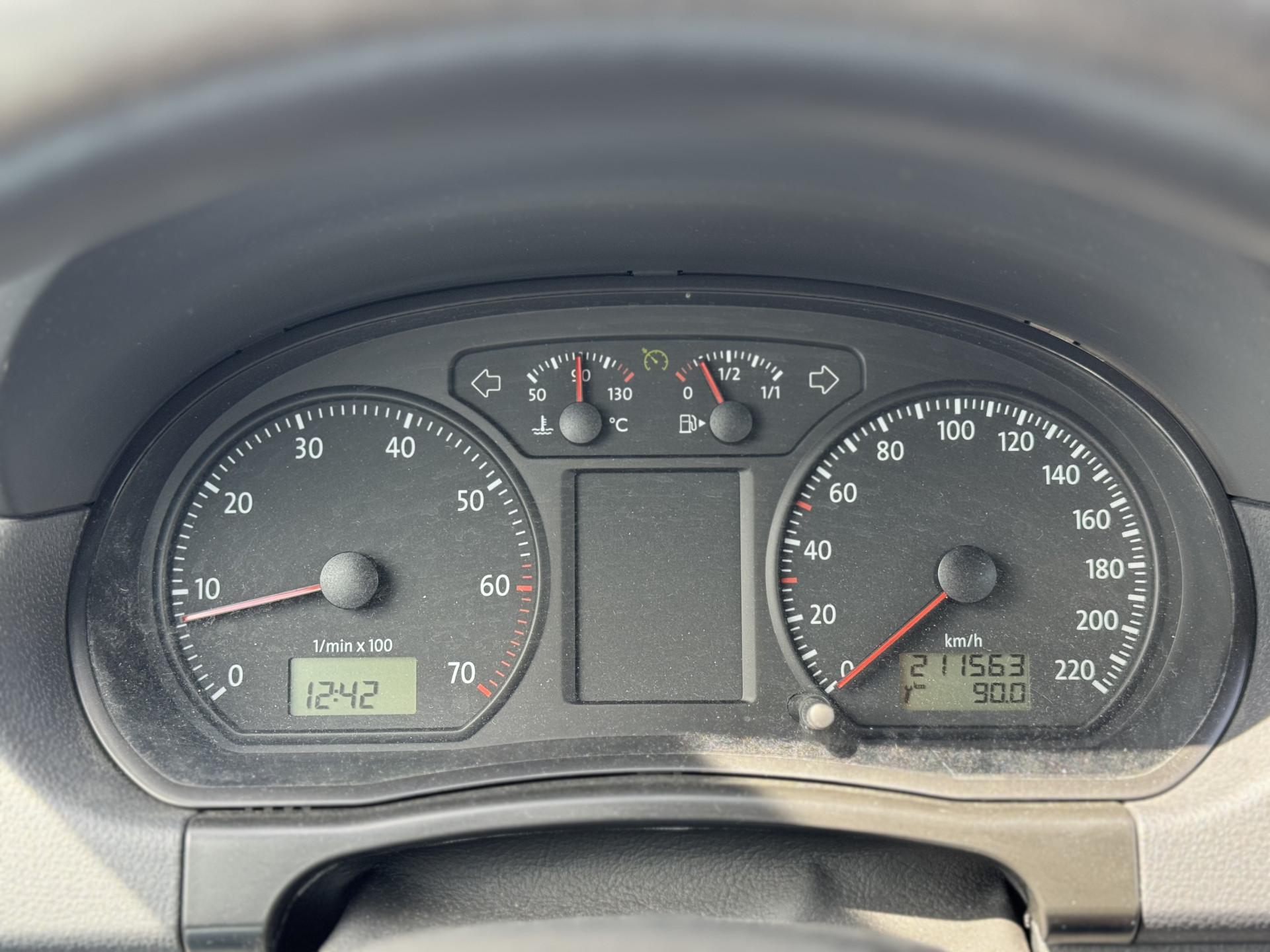 44998922-14.jpg