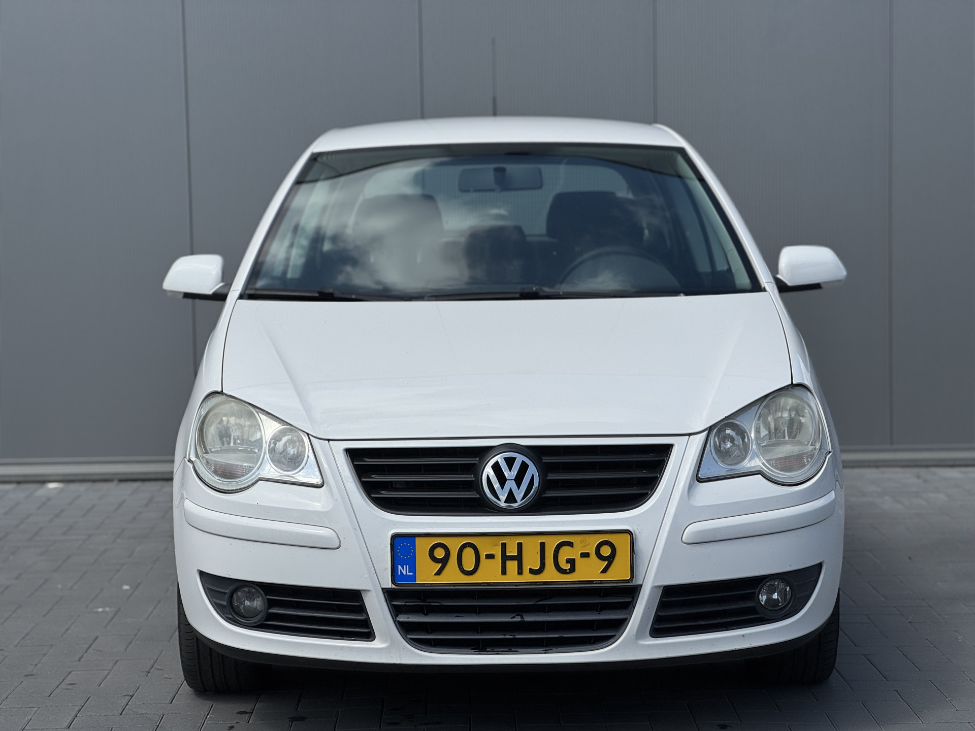 44998922-2.jpg