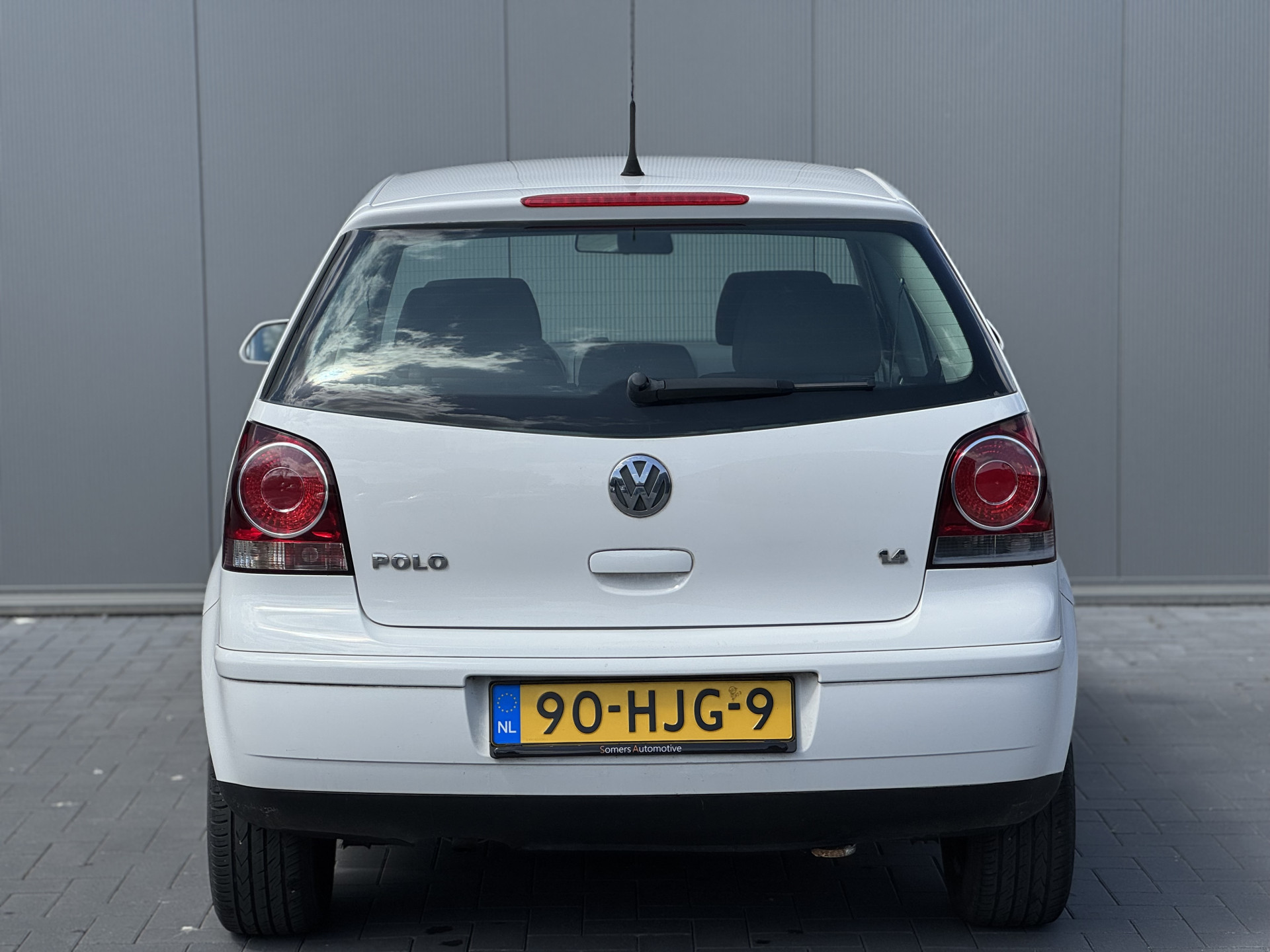 44998922-3.jpg