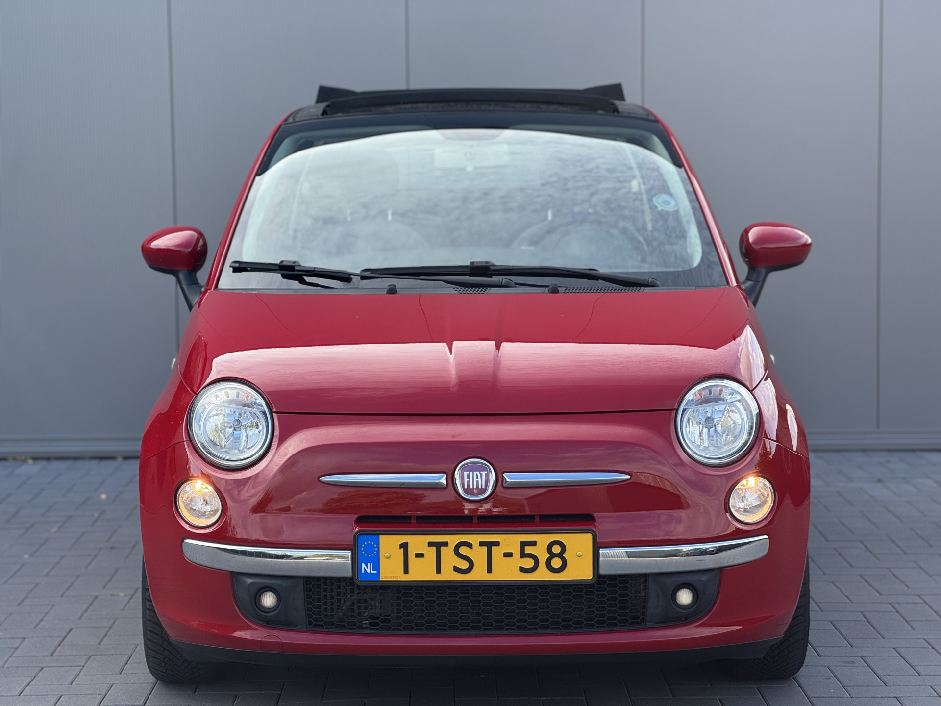47485408-2.jpg